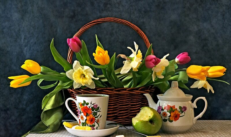 Basket of Spring Flowers — Yellow