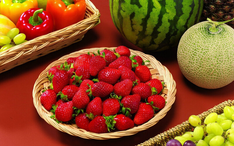 Basket of Strawberries — Red, Fresh