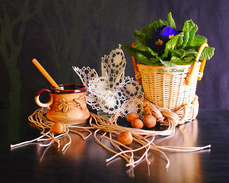Basket with Flowers and Mug — Green