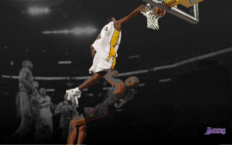 Basketball Player Dunking — Black