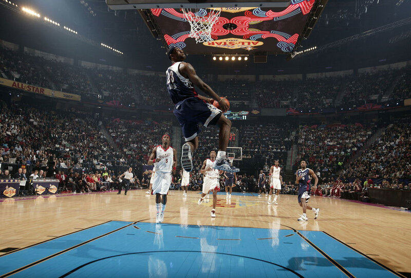 Basketball Player Dunking — Blue