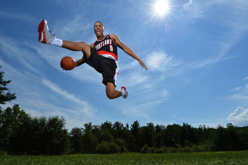 Basketball Player in Mid-air — Blue, Dynamic