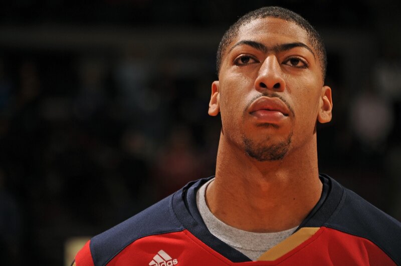 Basketball Player in Uniform — Red, Focused, Photograph