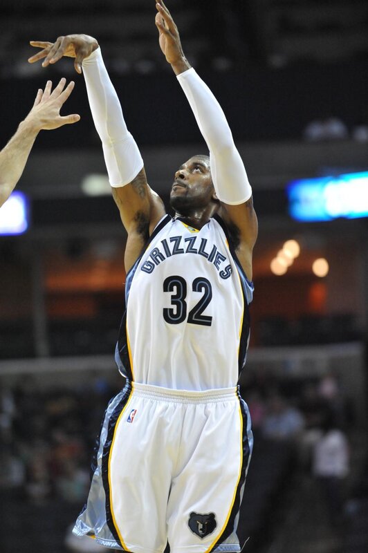basketball player shooting