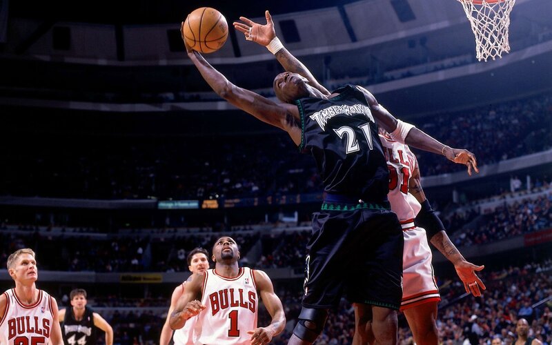 Basketball Player Shooting — Black, Intense