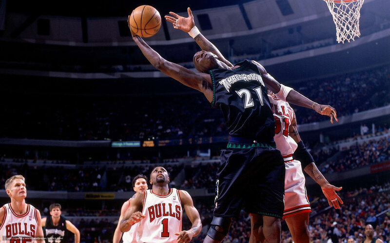 basketball player shooting