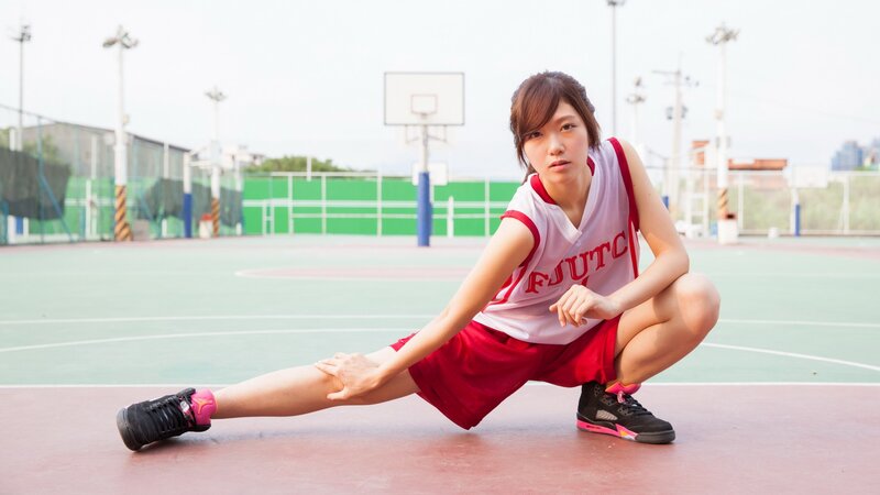 basketball player stretching