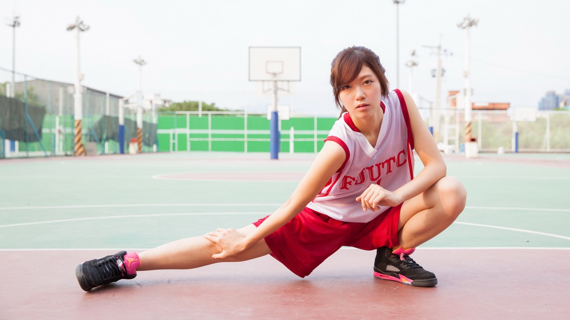 basketball player stretching