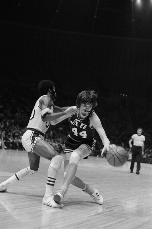 Basketball Players in Action — Black, Dynamic