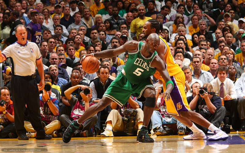 Basketball Players in Action — Green