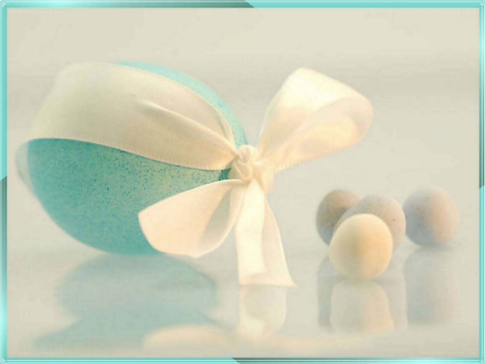 bath bomb with ribbon