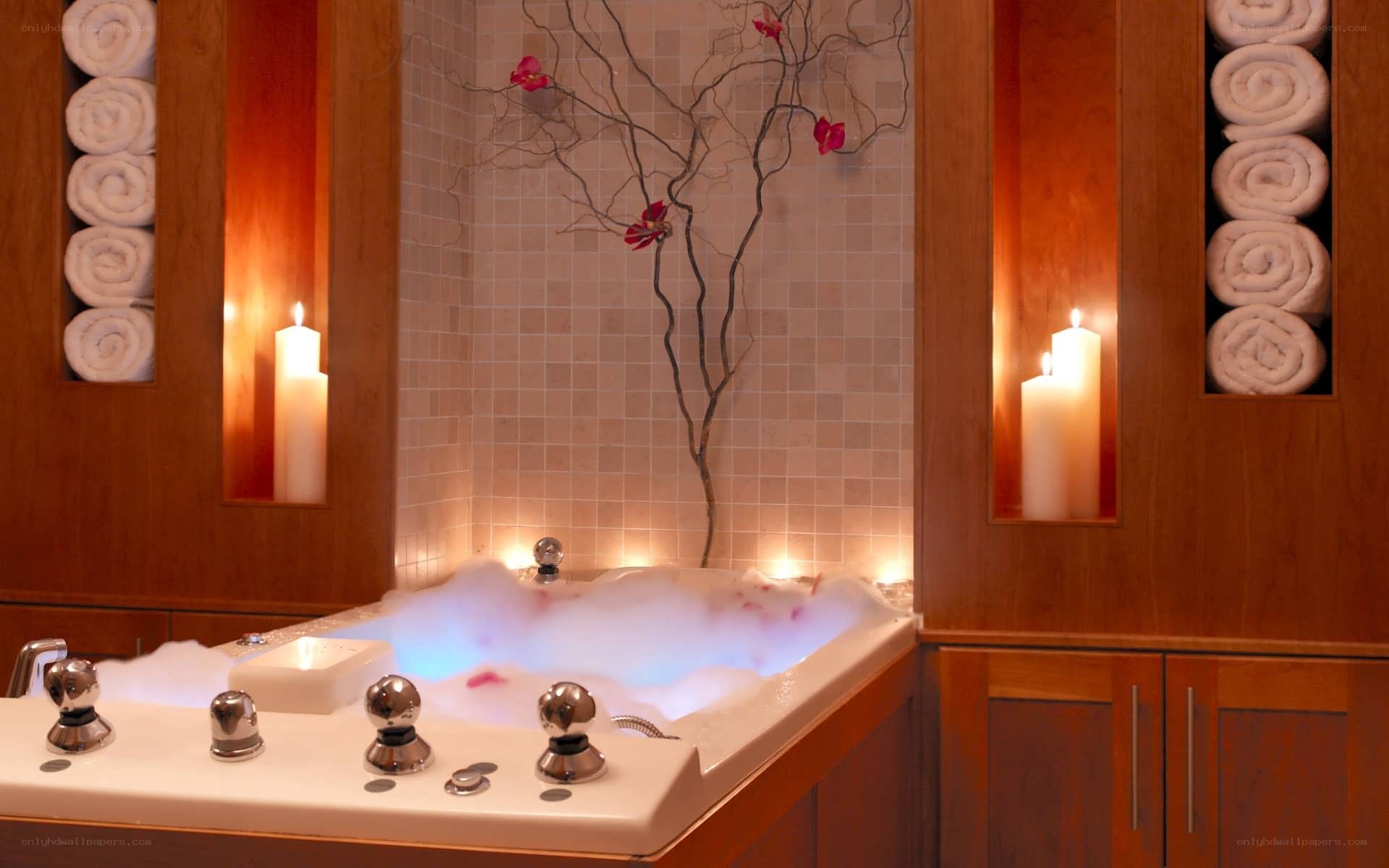 Bath with candles and flowers