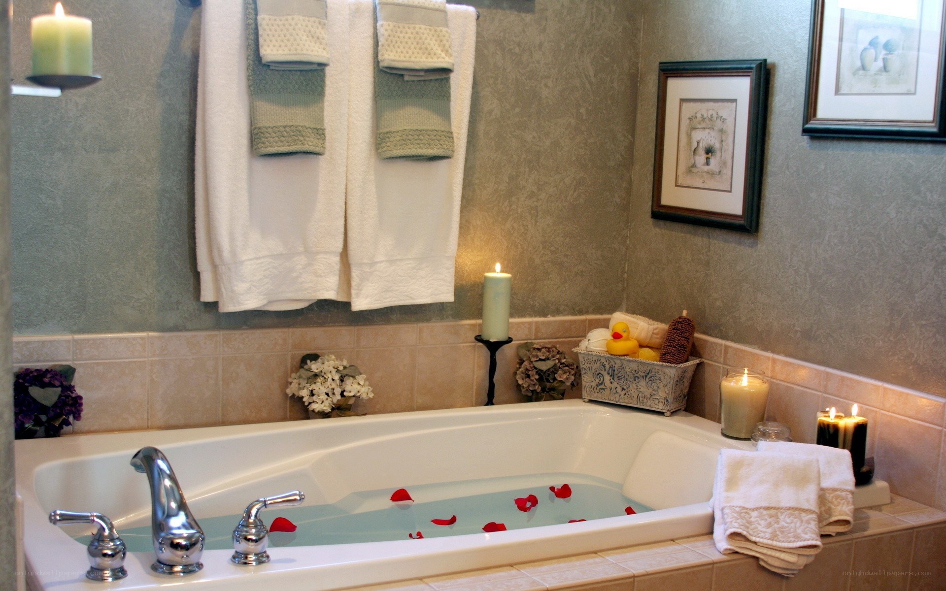 Bath with rose petals and candles
