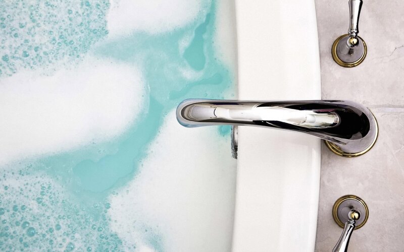Bathtub with Foam