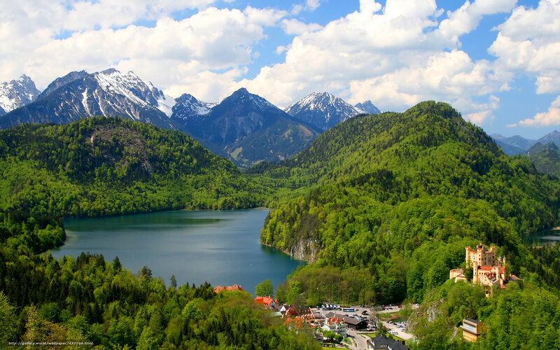 Bavarian lake and castle