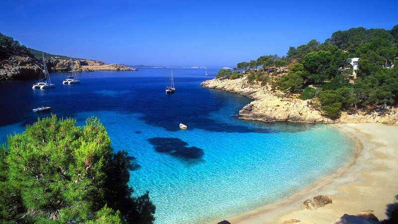 Bay with Sailboats — Blue