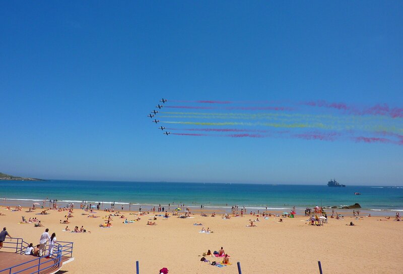 Beach air show with jets