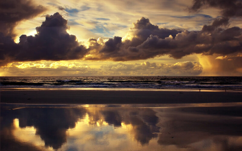 Beach at Sunset — Gold, Dramatic