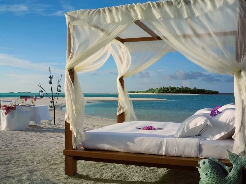 Beach Bed with Canopy — White