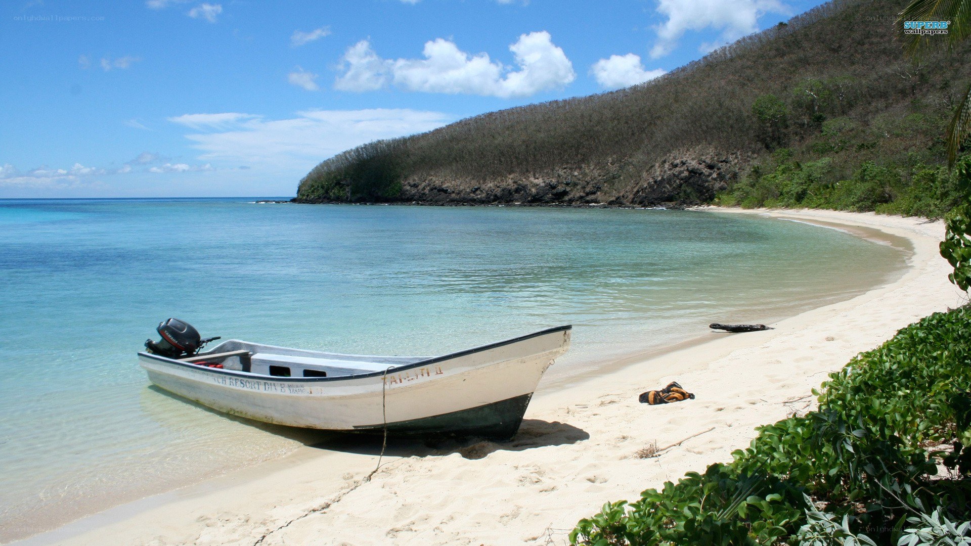 beach boat on tropical shore