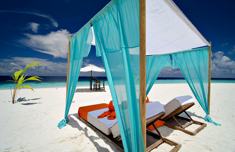 Beach Cabana with Lounge Chairs — White