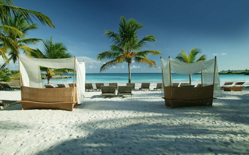 Beach Cabanas on Sand — Blue