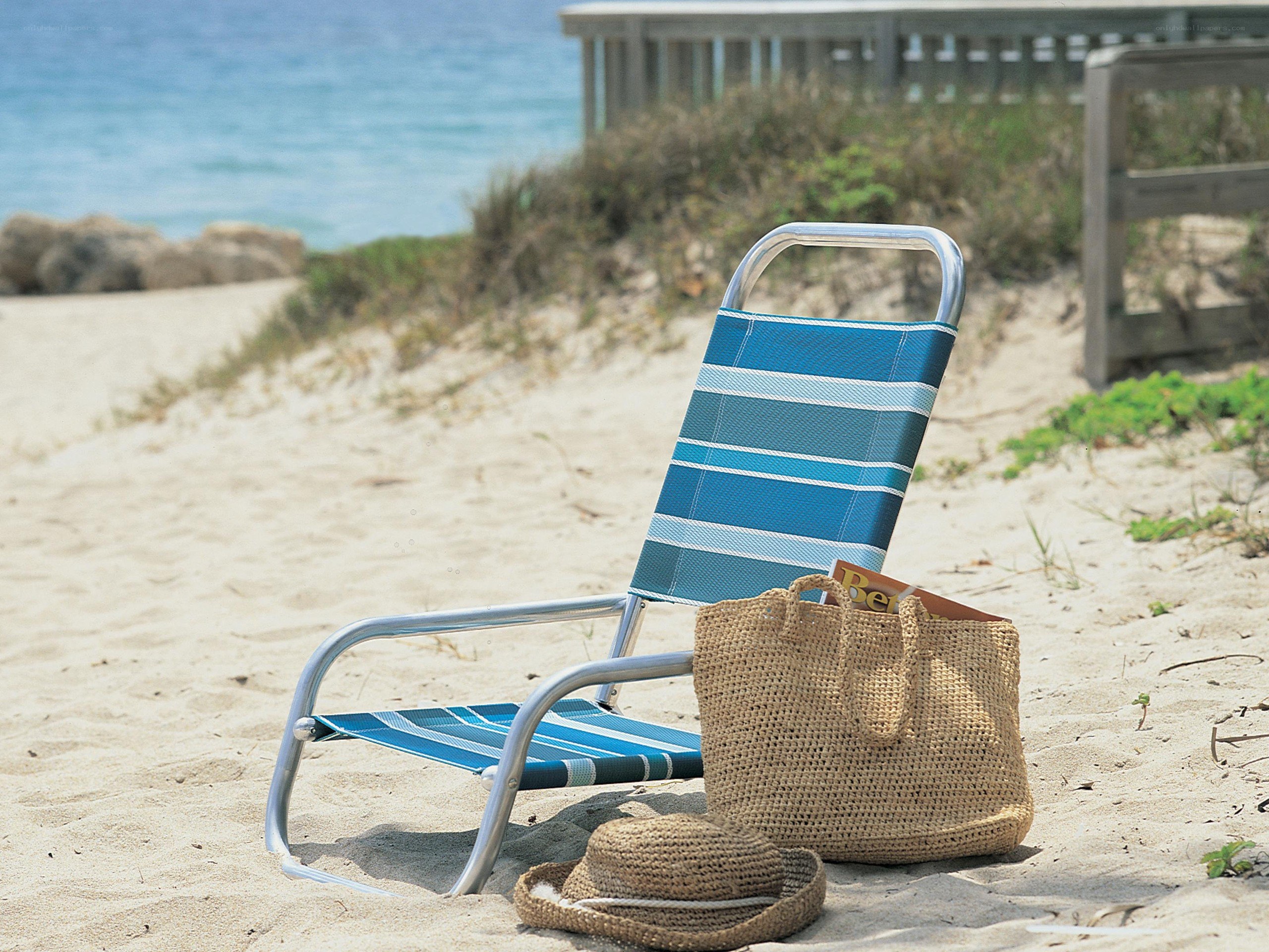 Beach chair with bag and hat