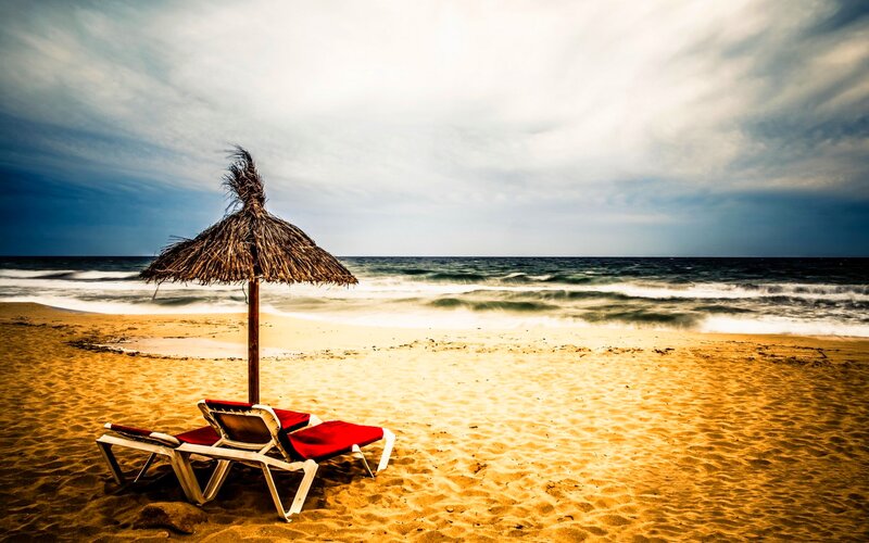 Beach Chairs under Umbrella — Yellow