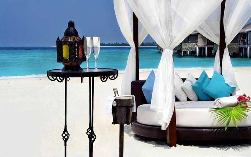Beach Daybed with Lantern