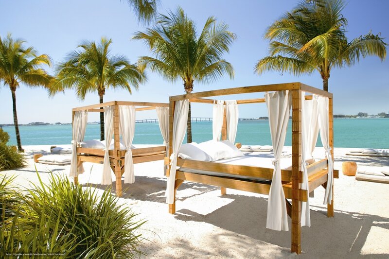 Beach Daybeds with Palm Trees — White