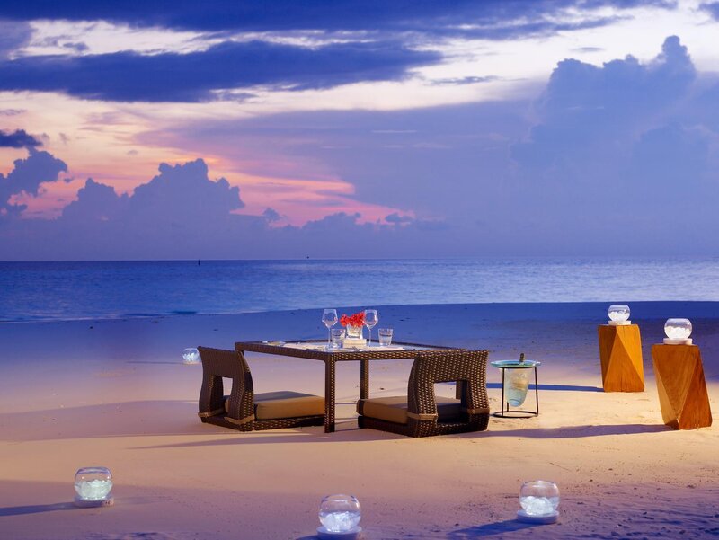 Beach Dinner Setup — Blue