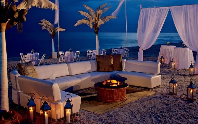 Beach Lounge Setup — White