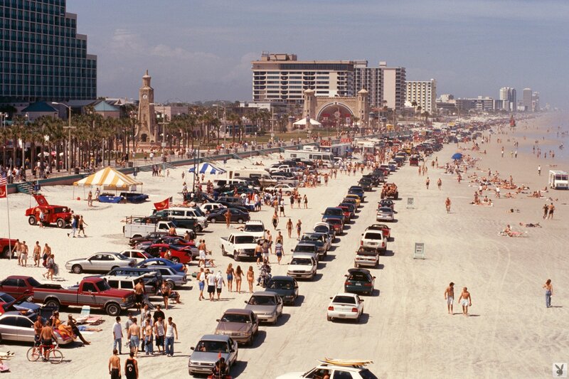 Beach parking and crowds