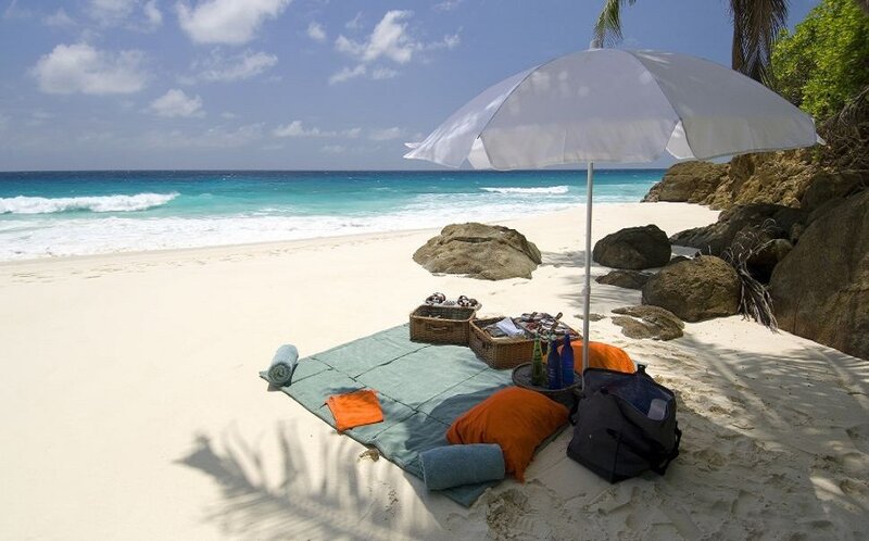 Beach Picnic Setup — White