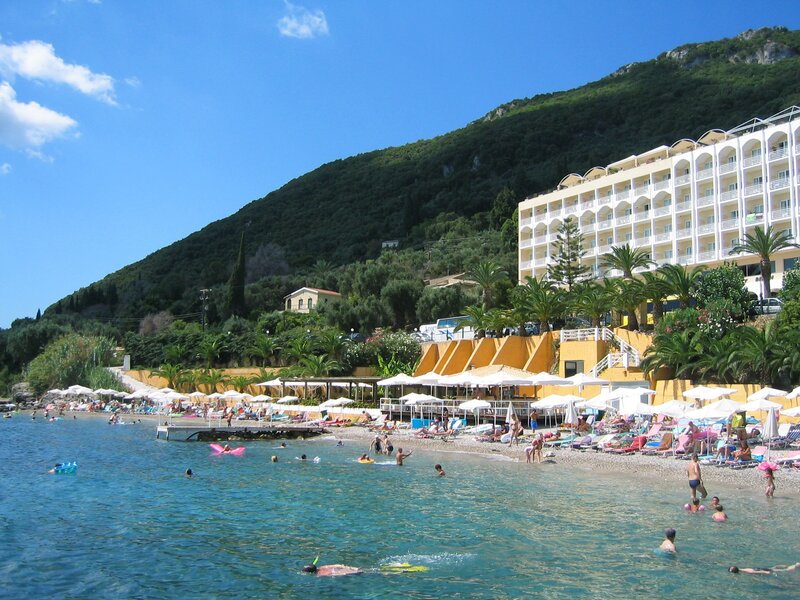 Beach resort with hotel and mountains