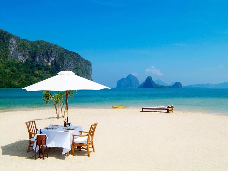 Beach Table Setting — Blue, Serene