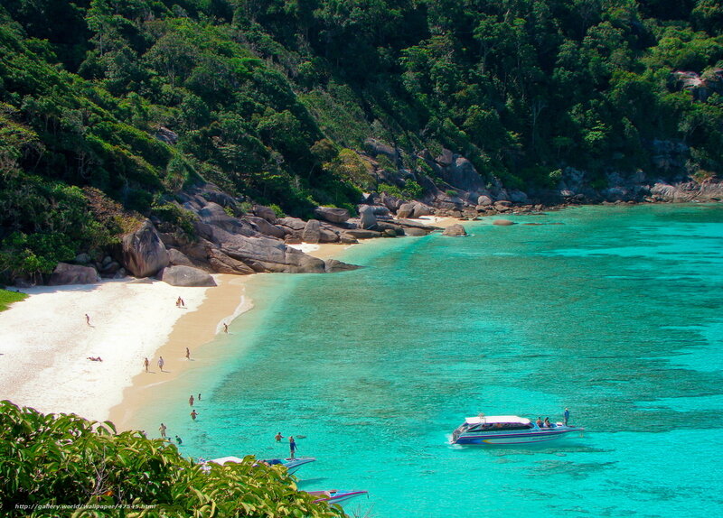 Beach with Boats and People — Turquoise
