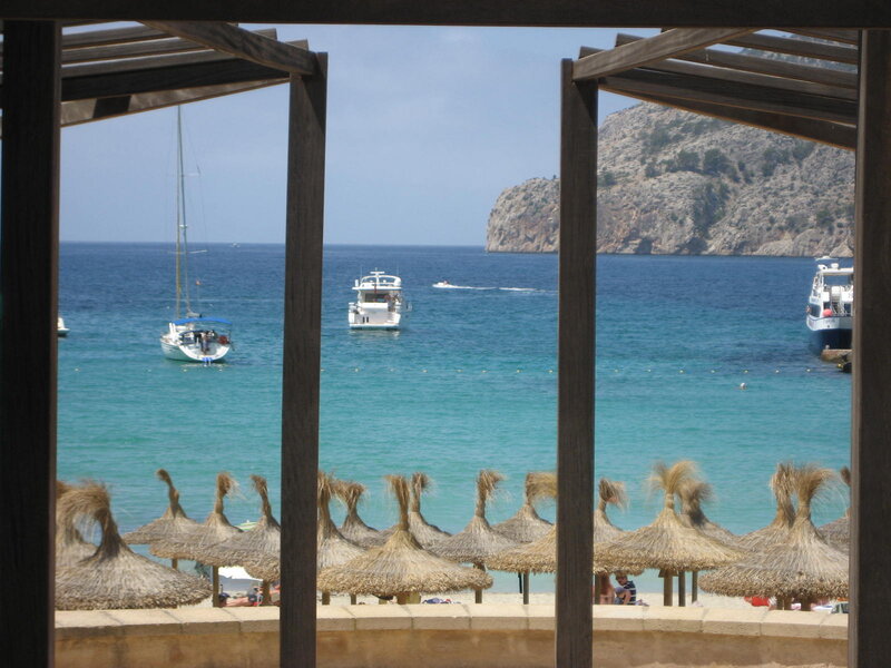 Beach with Boats and Umbrellas — Blue