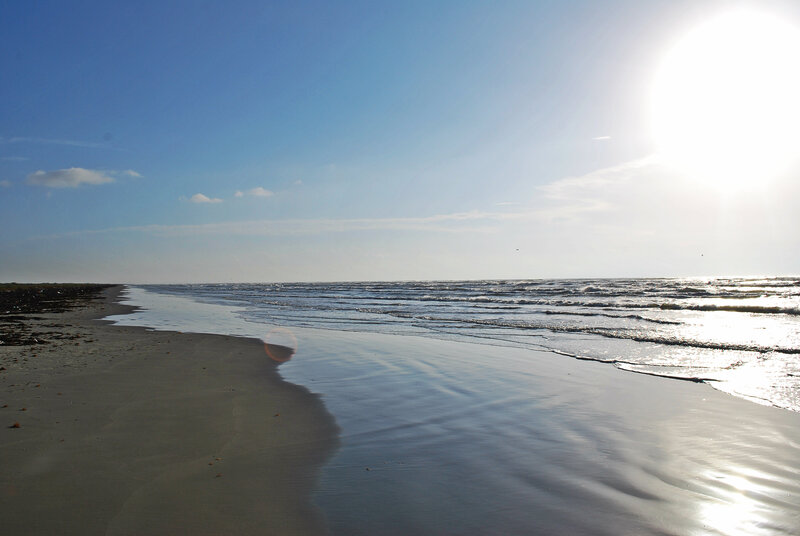 Beach with Gentle Waves — Blue, Calm