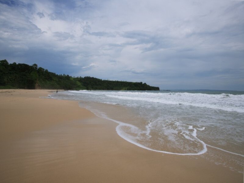 Beach with Gentle Waves — Brown, Calm