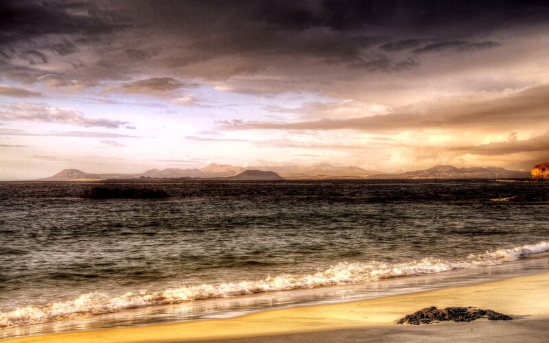 Beach with Ocean Waves — Brown