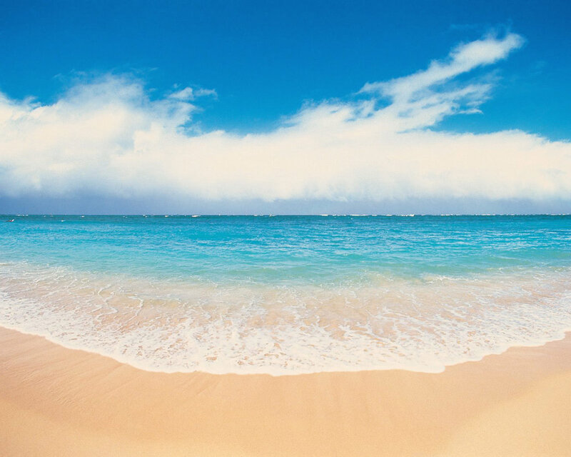Beach with Ocean Waves — Tan