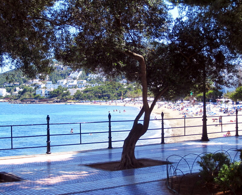 Beach with People — Blue, Relaxed