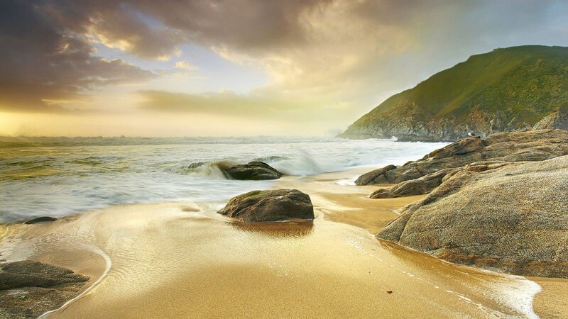 Beach with Rocks and Waves — Gold