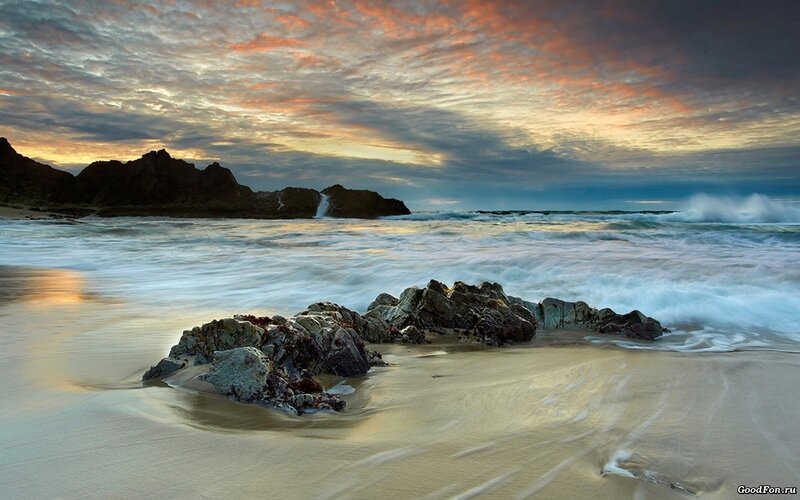 Beach with Rocks and Waves — Orange