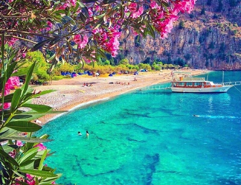 Beach with Turquoise Water — Serene