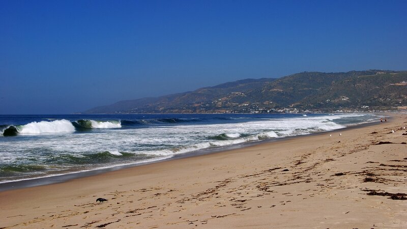 Beach with Waves and Mountains — Blue