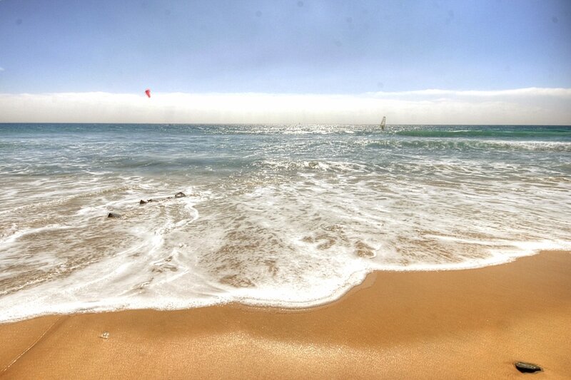 Beach with Waves — Blue