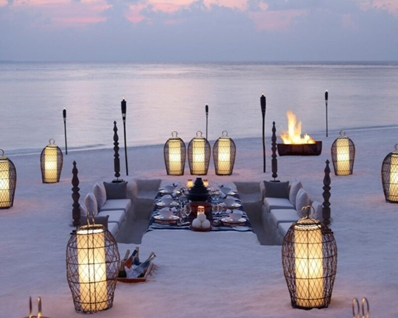 Beachside dinner setup