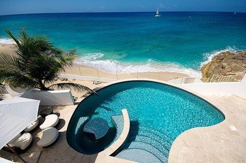 Beachside Pool and Ocean